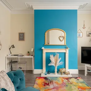 The Funky Robin - Apartment